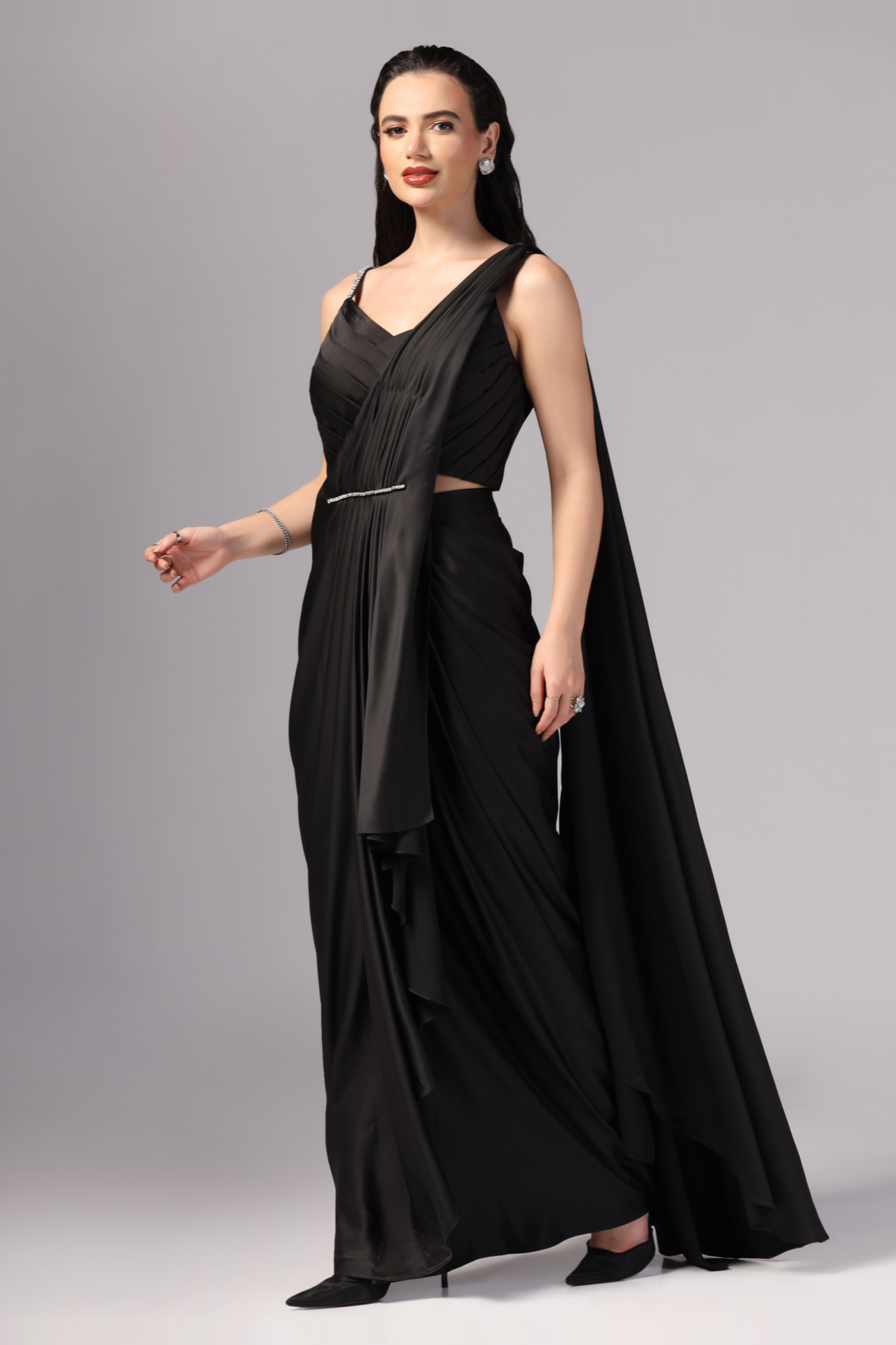 Indo-western saree, wedding indo-western saree, mehendi saree, casual wear Saree, Embroidered Indo-western Saree, Sunanta Madaan