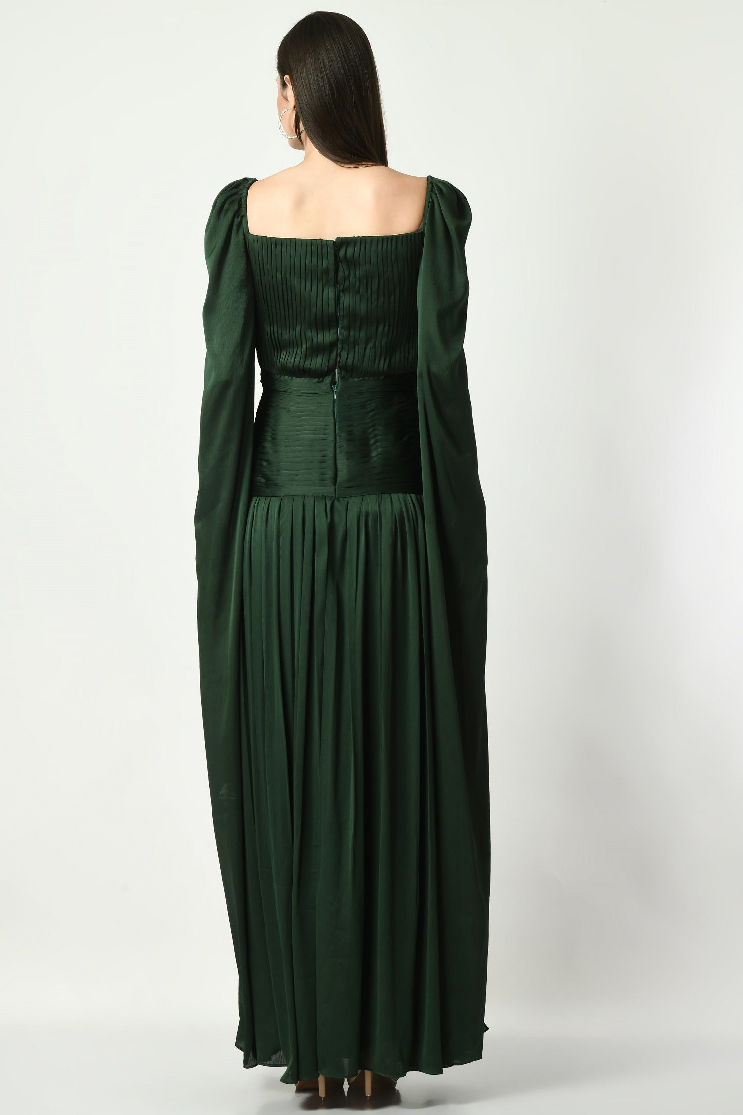Indo-Western gown for sangeet, Long Tail Gown for women, Embroidered Gown for women, Flattering fit Indo-western Gown, Modern Indo-Western gown, gala dinners Gown, formal gatherings Gown, Near Me, Sunanta Madaan