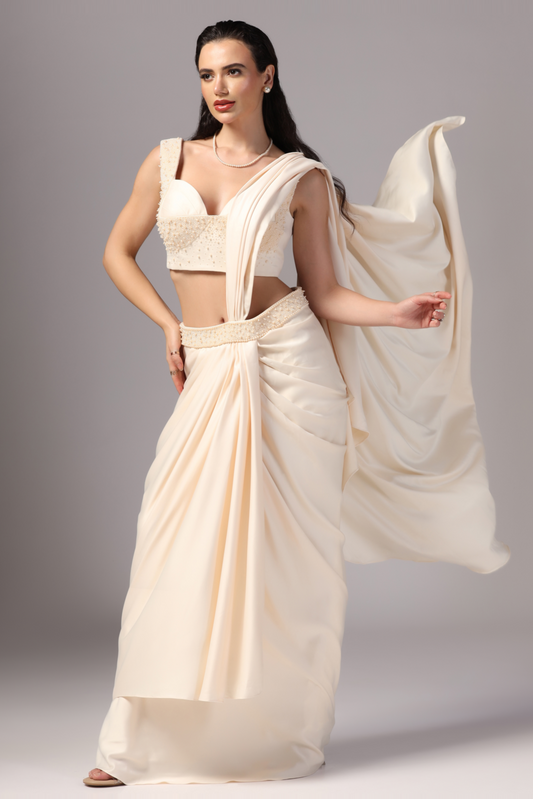 Indo-western Saree for Indian wedding dresses & cocktail dresses, Festive Wear Saree, Indo Western Saree, Designer Saree, Traditional Look, Bollywood Style, Sunanta Madaan